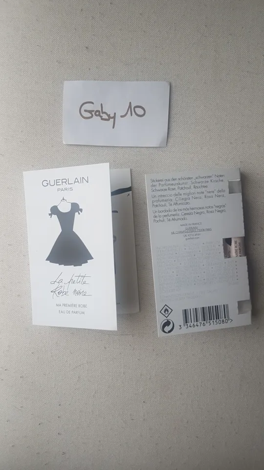 Photo 2 de La petite robe noire, ma première robe