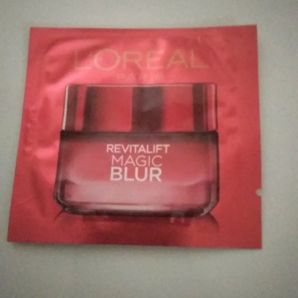 échantillon pour le visage, L'Oréal