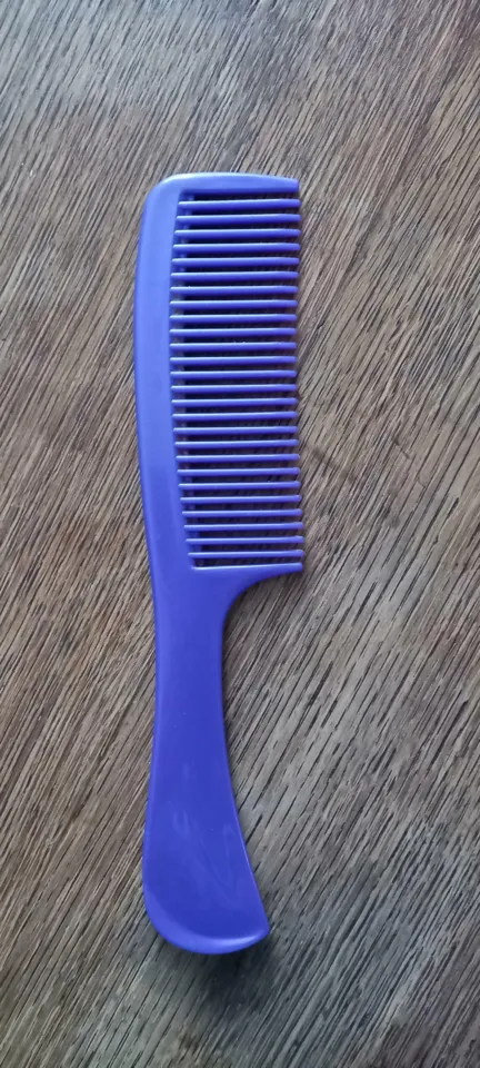 Peigne violet., Inconnue