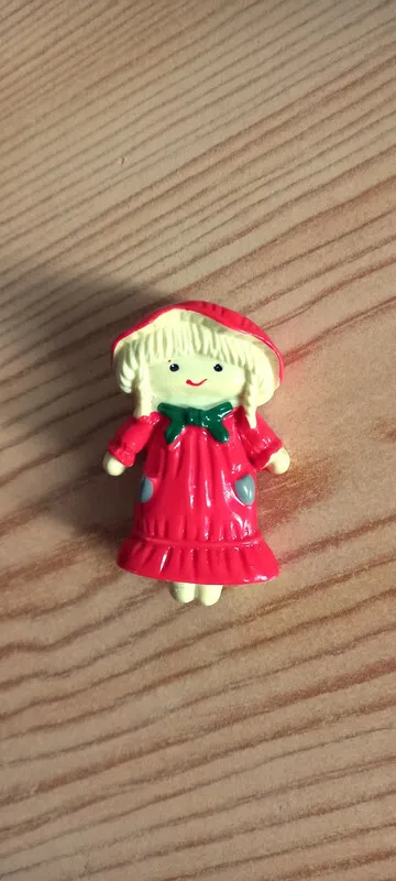 Broche poupée., Poupée Rousse