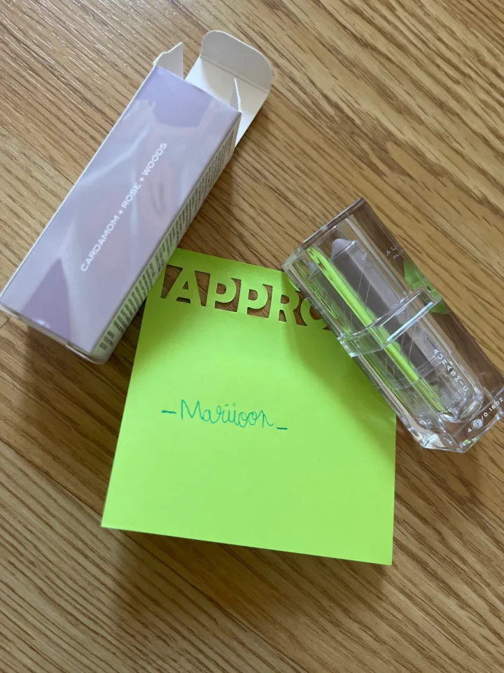 Aurikah parfum stick, Inconnue