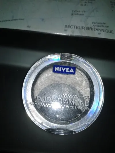3 fards à paupière en 1, Nivea