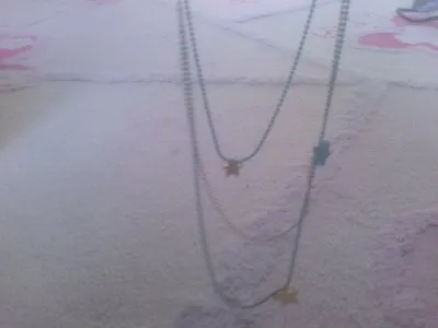 collier 3 etoiles, Inconnue