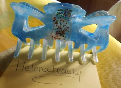 pince cheveux bleue, Inconnue