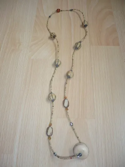 Collier, Inconnue