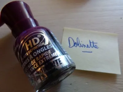 Vernis violine, Modélite