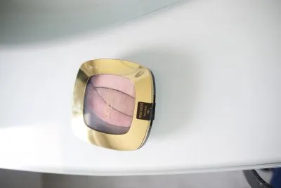 Fard à paupières, L'Oréal