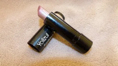 Rouge à lèvre, Yolizul