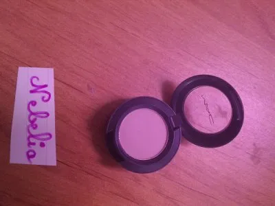 Fard à paupières, MAC Cosmetics