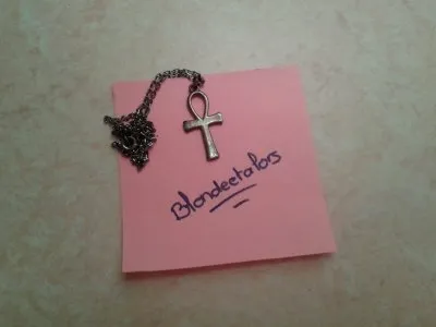 collier, Inconnue