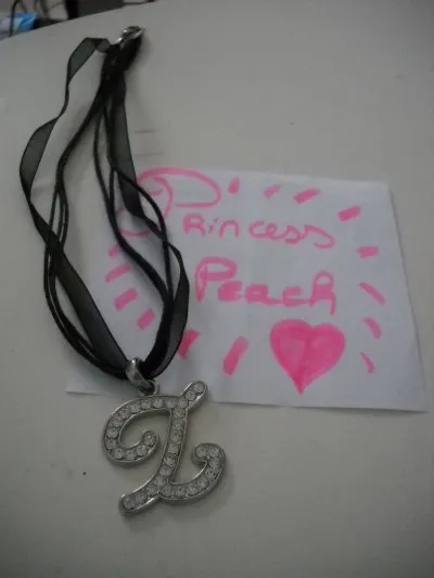 Collier, Inconnue