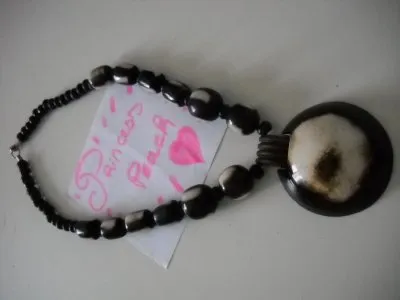 Collier, Inconnue