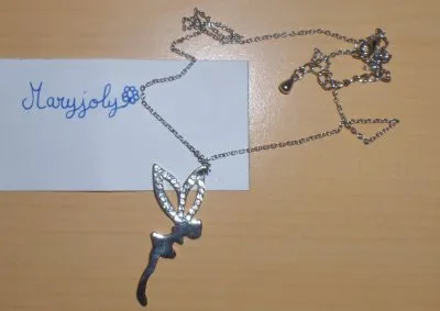 Collier pendentif clochette strass, Inconnue