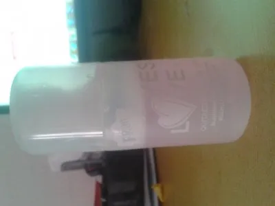 Dissolvant aux odeurs de fruits., Yes Love