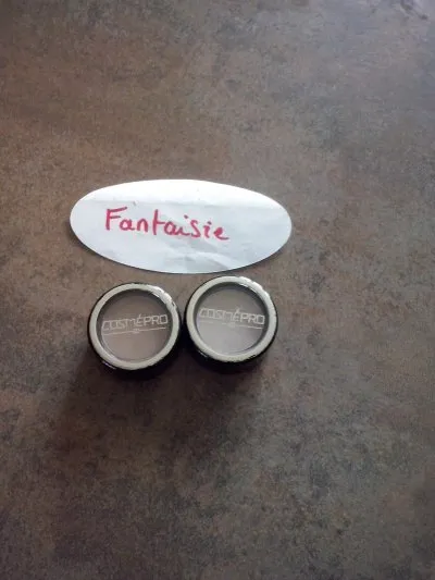 Fard à paupières, Cosmépro