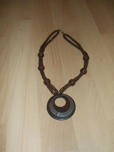 collier ethnique, Inconnue