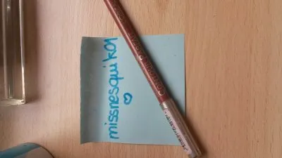 Crayon à lèvres l'oréal "contour parfait", L'Oréal
