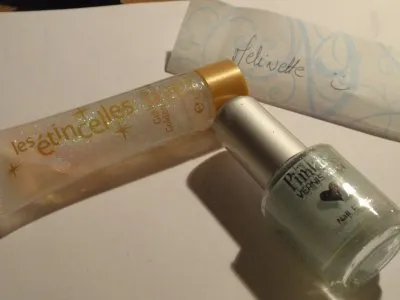 Vernis bleu + paillettes, Pimkie