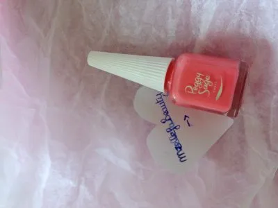 Vernis, Peggy Sage