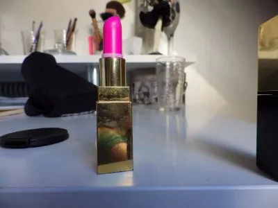 Rouge à lèvres, Yves Saint Laurent