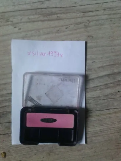 blush, Inconnue