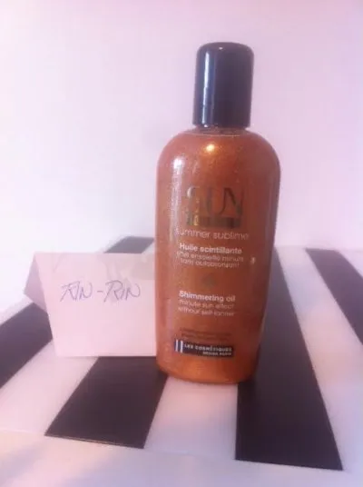 Huile scintillante Sun Ultimate, Les Cosmétiques Design Paris
