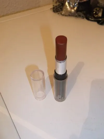Rouge à levres Ess, ESS Cosmetics