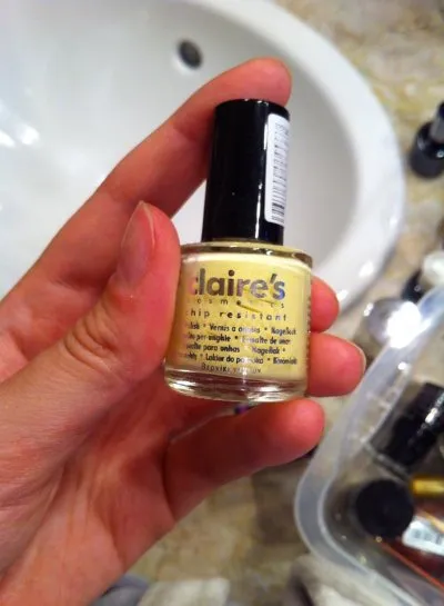 jaune pale, Claire's