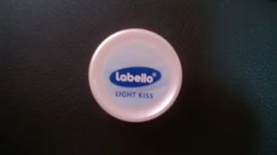 Labello "Light kiss"., Labell