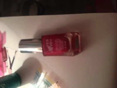 Vernis, Yes Love