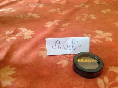 Bronzer, ModelCo
