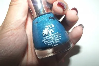 vernis bleu, Yes Love