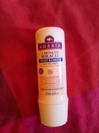 3 minutes miracle frizz remedy, Aussie