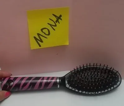 Brosse à cheveux, Inconnue