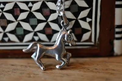 Pendentif, Inconnue