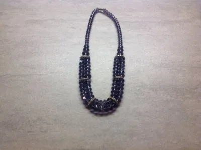 Collier, Inconnue