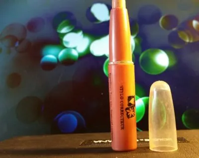 Stylo correcteur, Inconnue