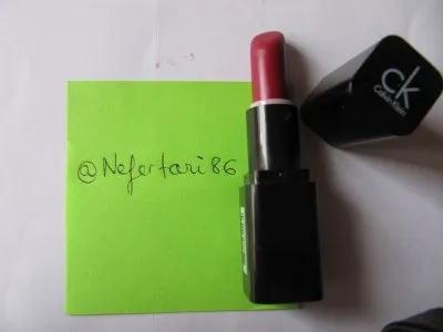 Rouge à lèvres rouge, Calvin Klein
