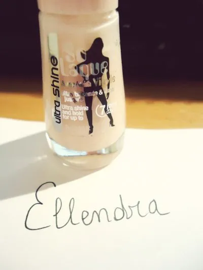 Vernis rose pastel, Bourjois
