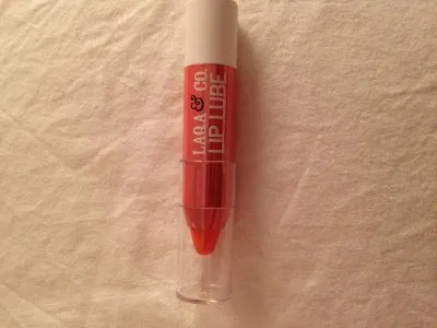 Lip tube, Laqa & Co