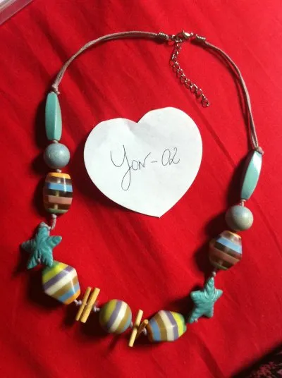 collier, Inconnue