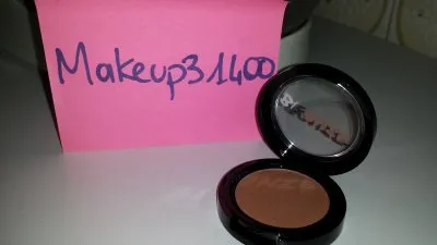 poudre bronzante, ModelCo