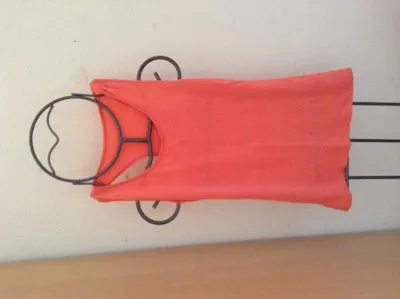 Débardeur corail, Inconnue