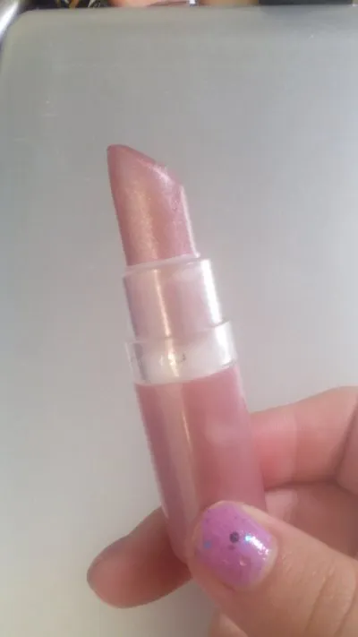 rouge à levres, Essence
