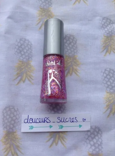 Vernis Paillettes, Agnès b.