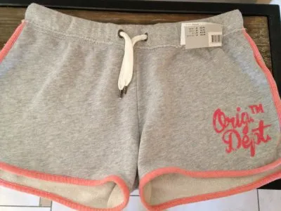 short  M, Esmara