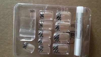 faux ongles zebre, Inconnue