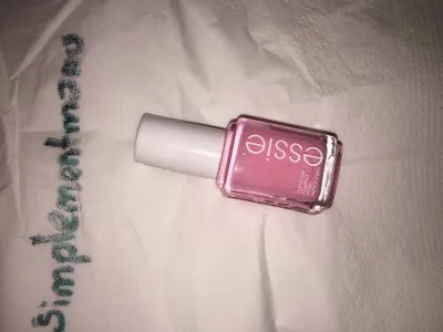 Vernis rose "Need a vacation", Essie
