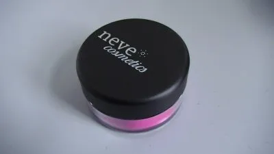 Fard à paupières, Neve cosmetics