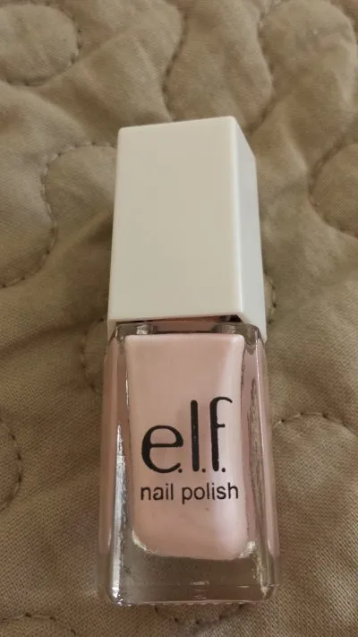 vernis rose pale, Elf